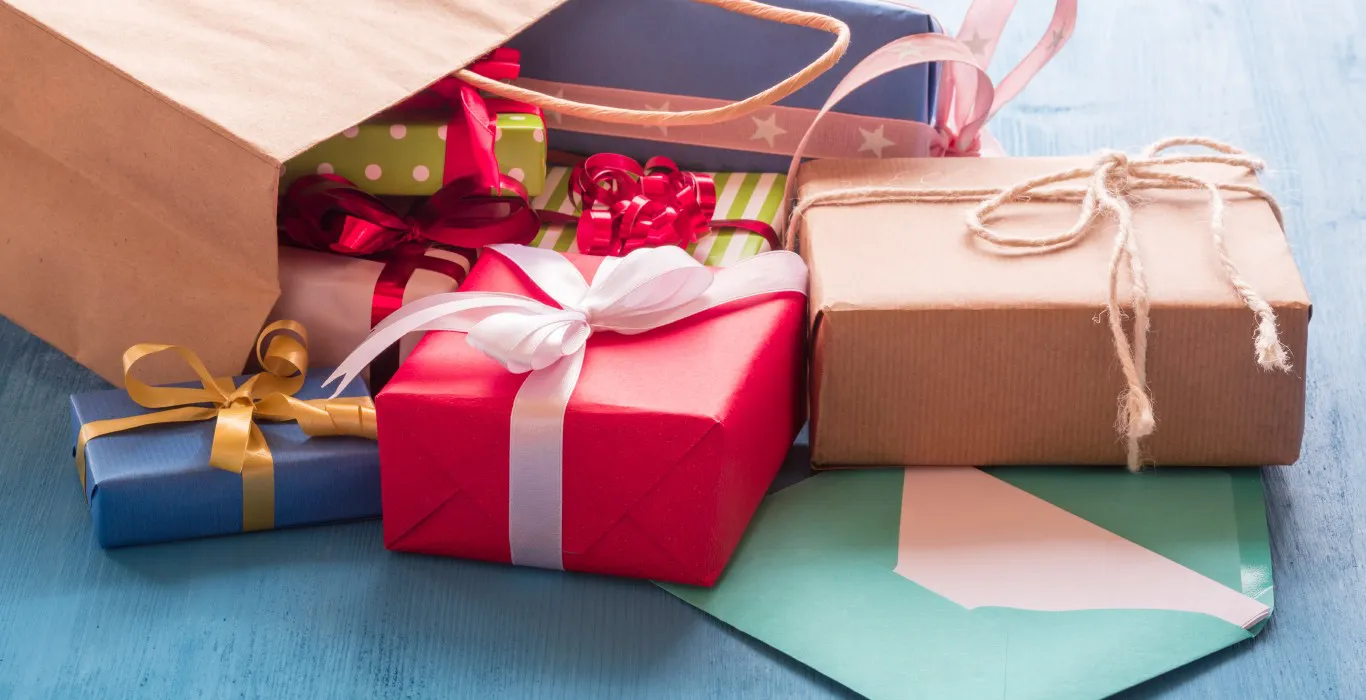 Get 40% off on Rakhi, Cakes, Flowers & Gifts + 10% Cashback
